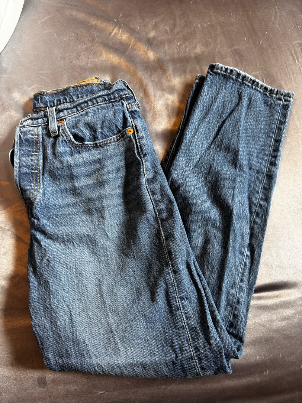 STRAIGHT LEG LEVIS